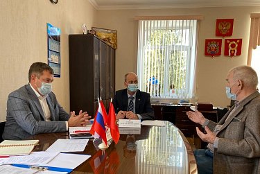 Олег Лактионов посетил Александровский район